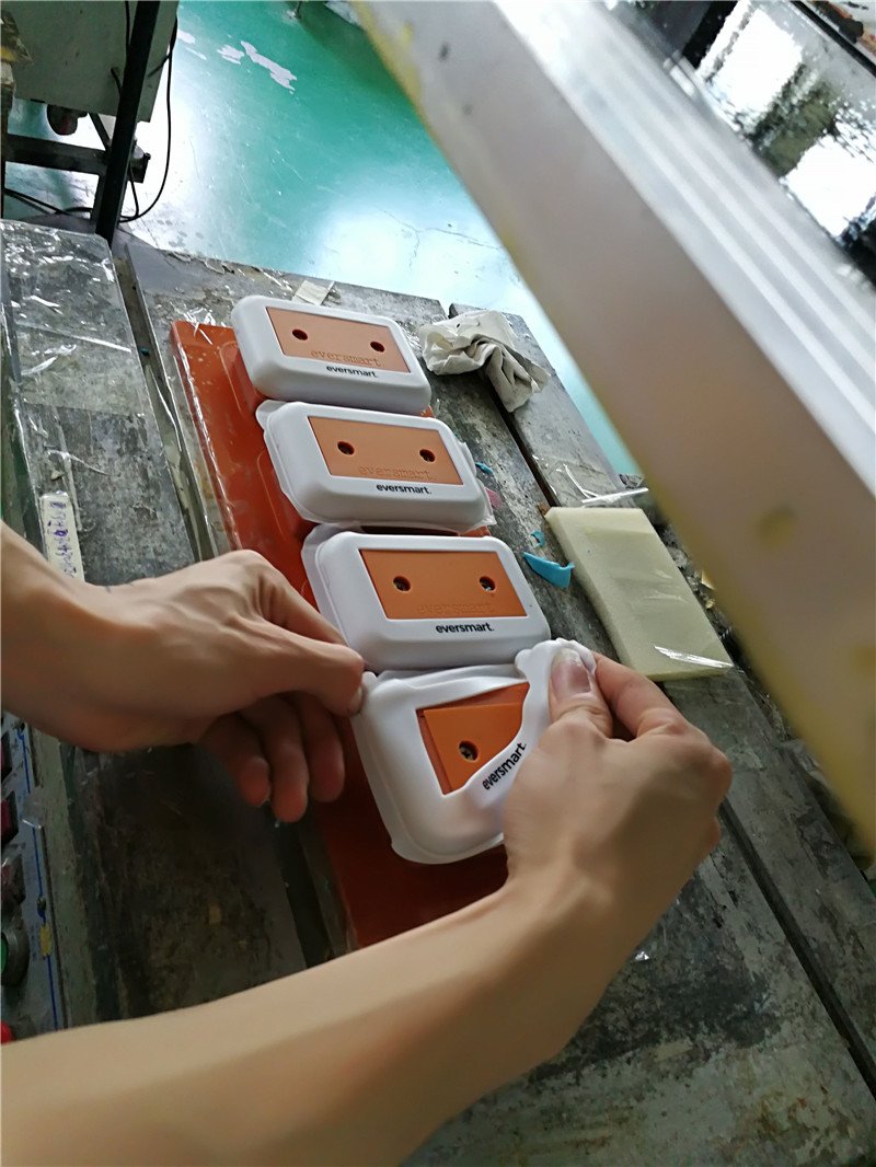 silicone case production process.jpg