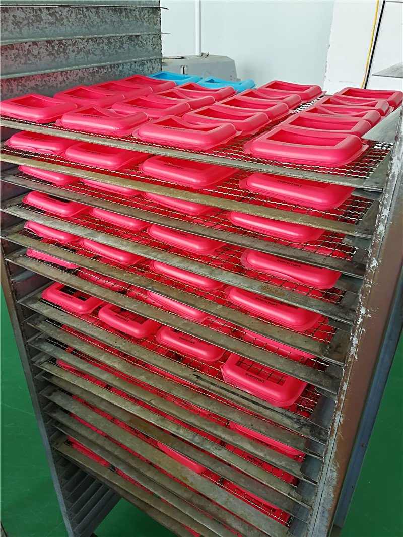 silicone sleeve production process.jpg