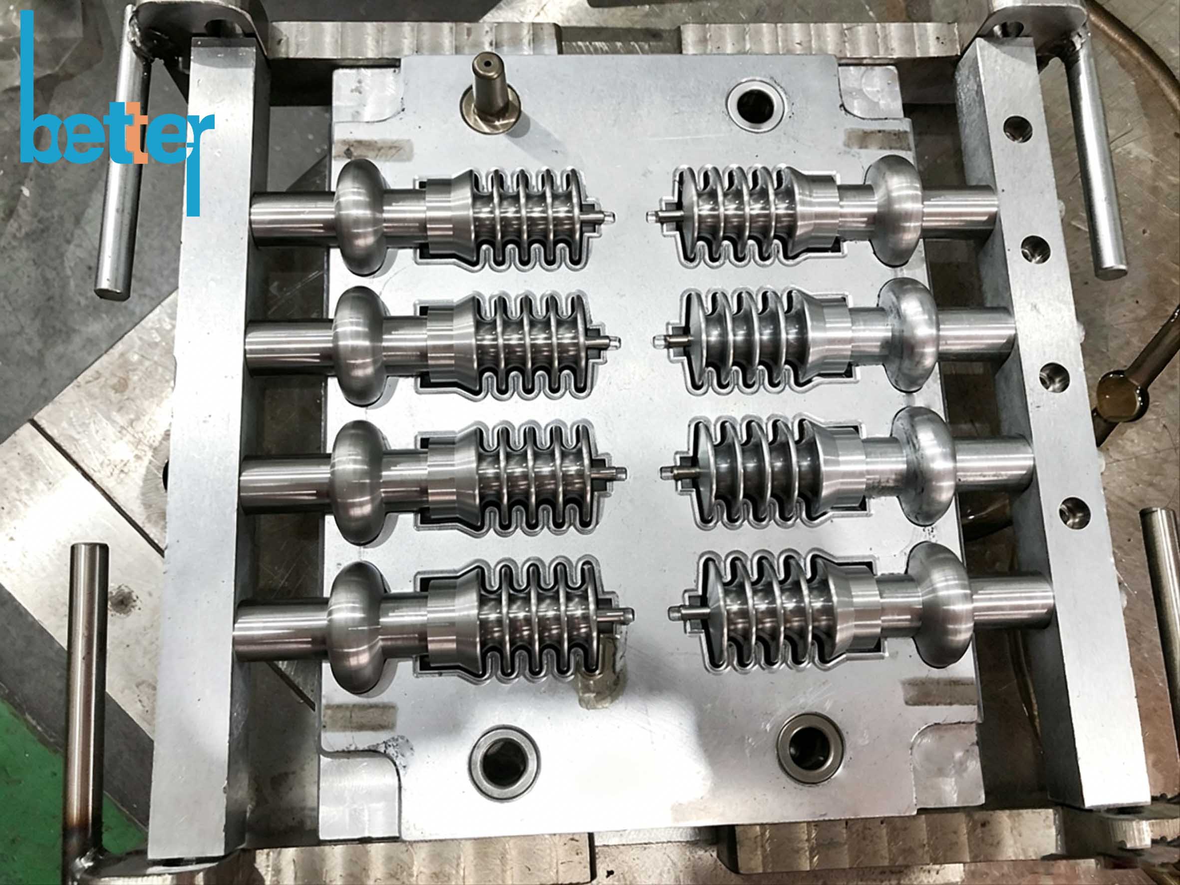 Silicone rubber bellows mold tooling